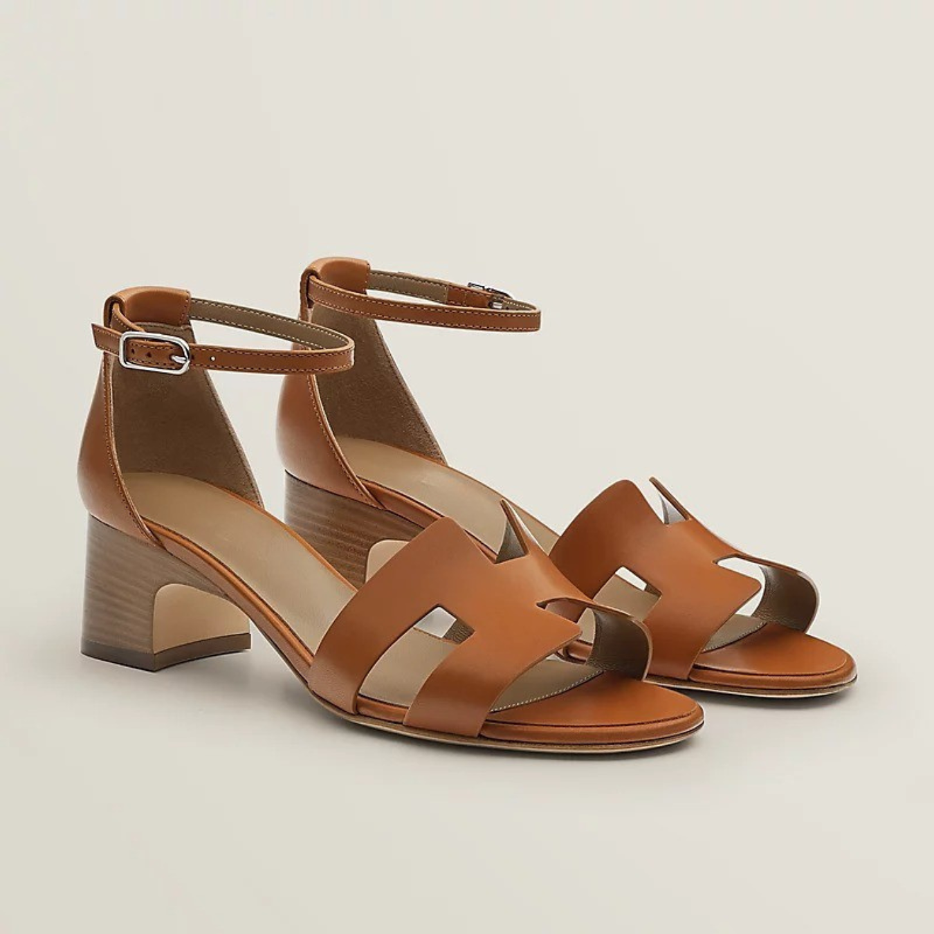 ChloƩ | Elegant and Luxury Sandals for a Sophisticated Look