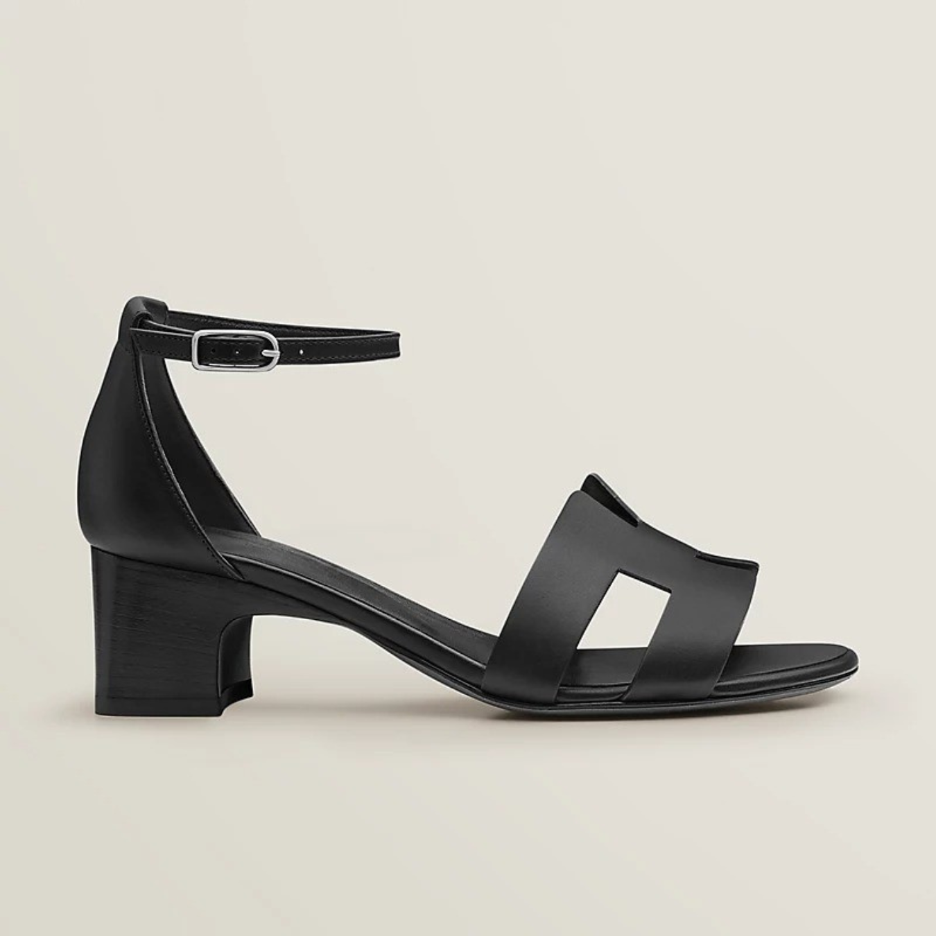 ChloƩ | Elegant and Luxury Sandals for a Sophisticated Look
