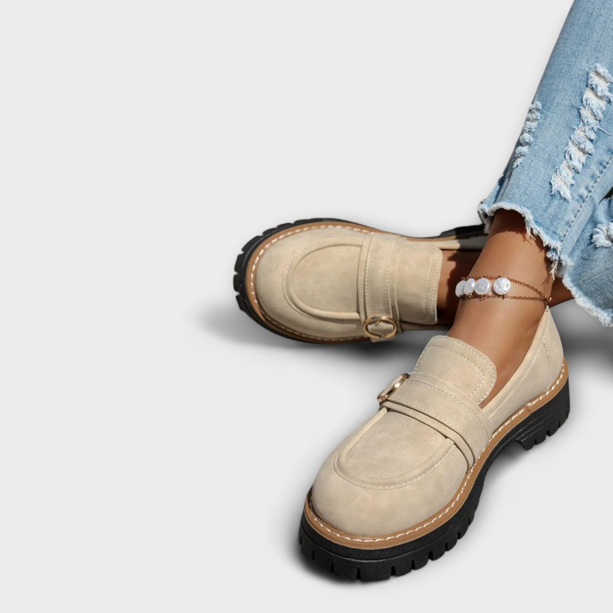 Lora β Elegant Light Moccasins with Rounded Toe for Exceptional Comfort