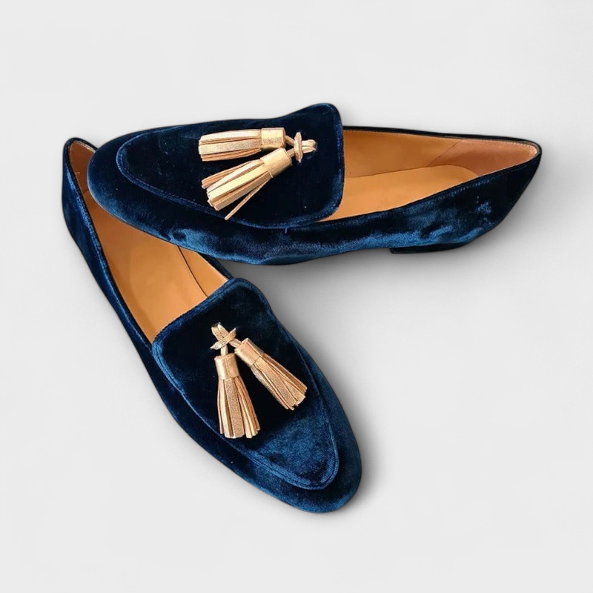 Quinnlyn โ Elegant Vintage Shoes with Fashionable Tassels for a Sophisticated Retro Style
