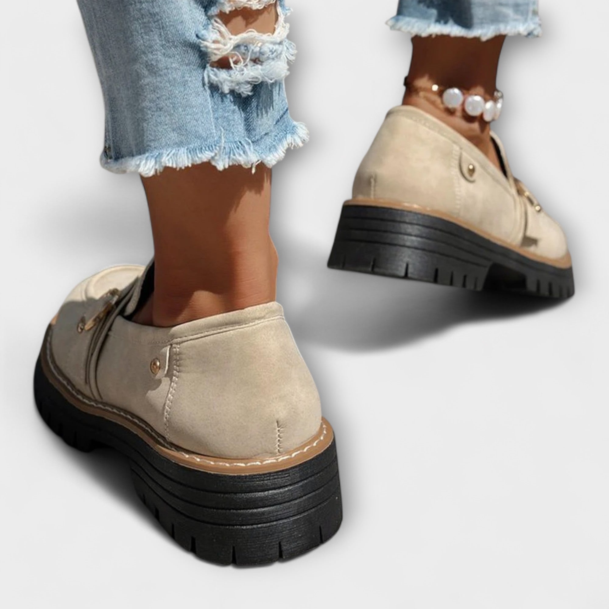 Lora β Elegant Light Moccasins with Rounded Toe for Exceptional Comfort