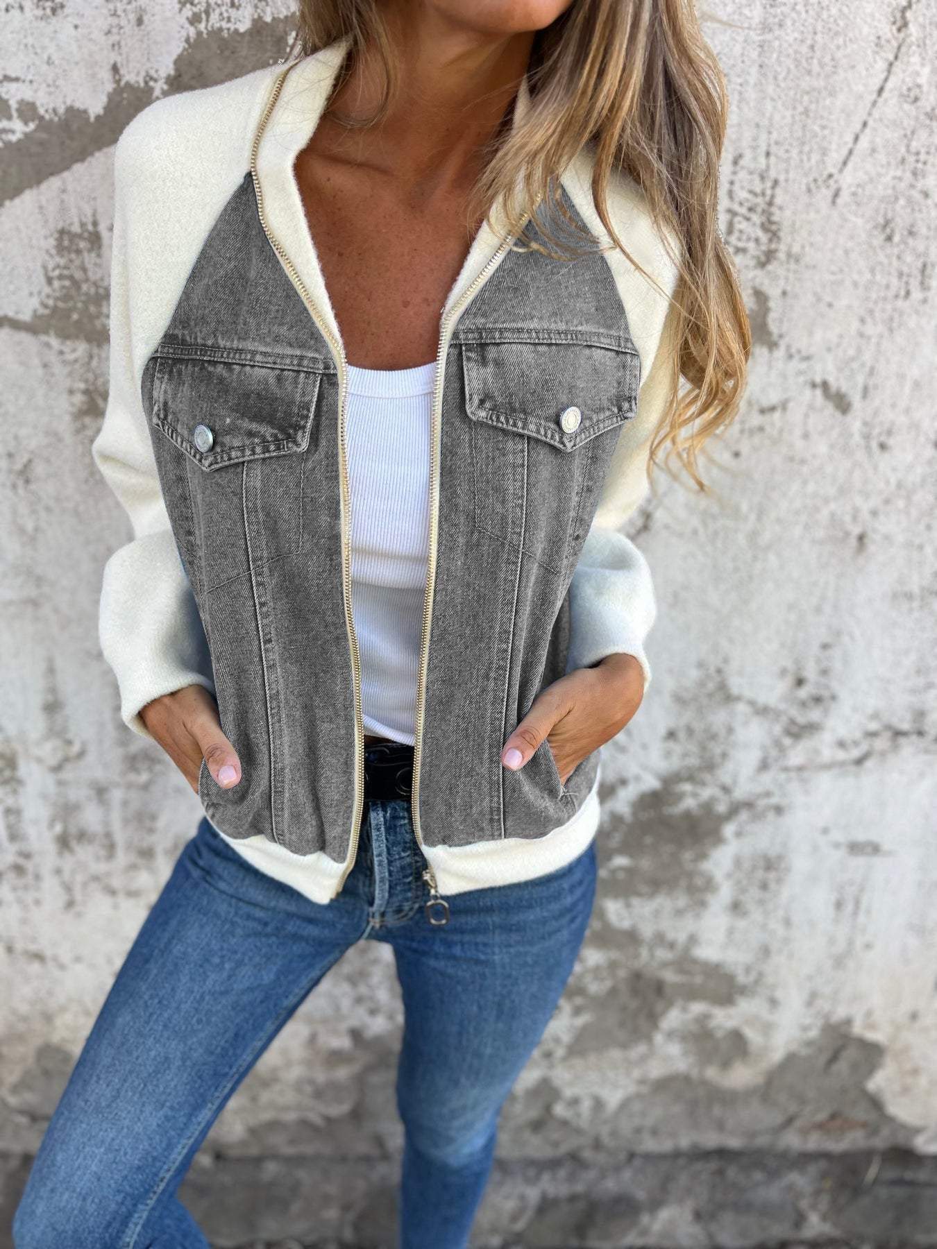 Zoe™ - Stylish and Fashionable Jeans Jacket for an Elegant Look