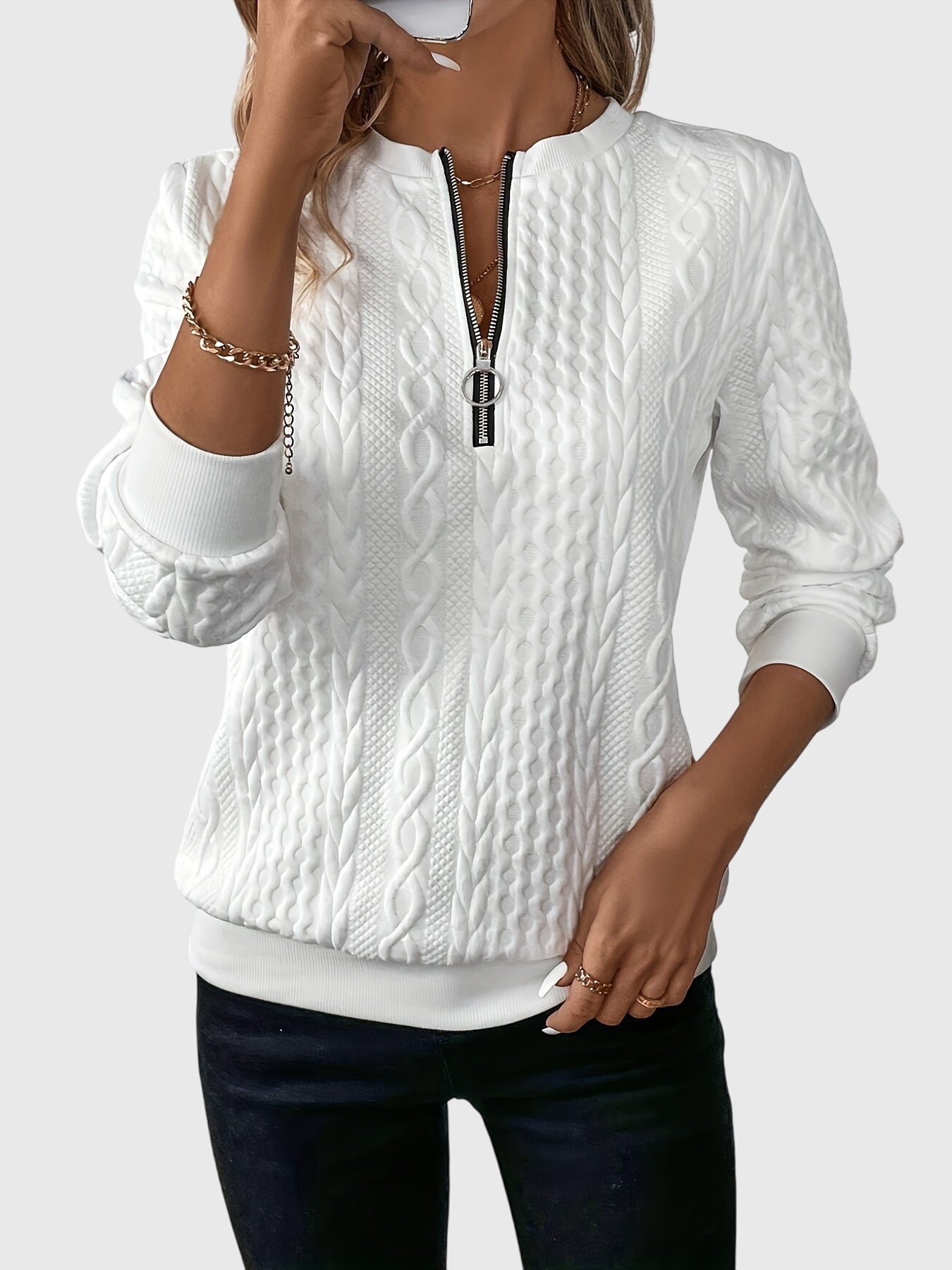 Nora™ | Elevate your style with the sophisticated textile zipper for unmatched comfort