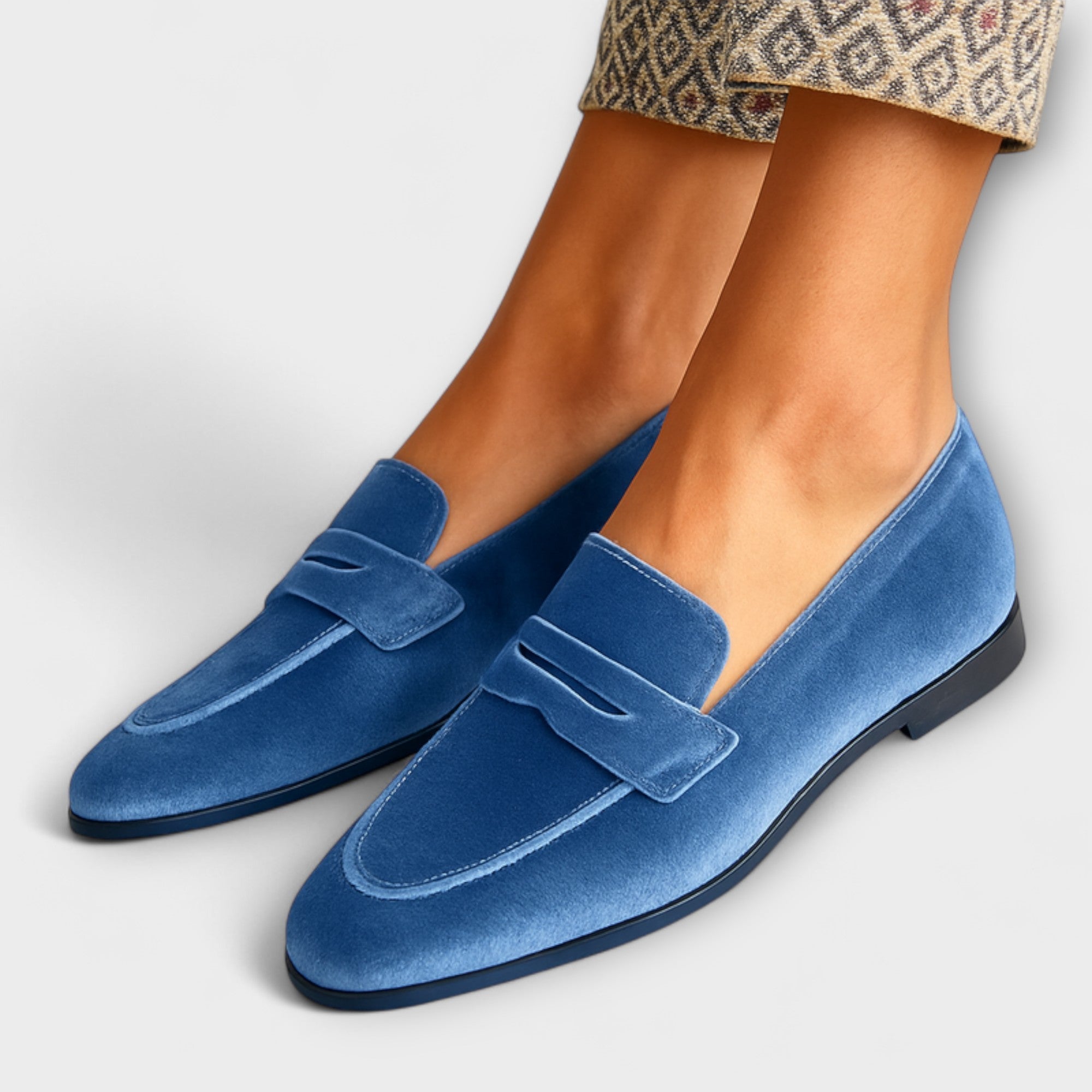 Louise Luxe Elegant and Soft Velvet Loafers for a Sophisticated Style