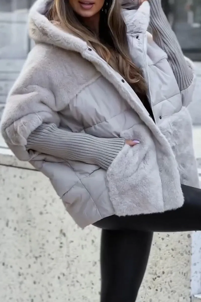 Riley™ - Stylish Modern and Luxurious Hooded Bomber Jacket for an Elegant Look