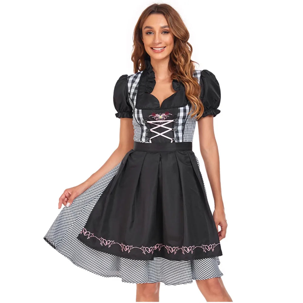 Discover our elegant women's Oktoberfest dress with apron – traditional design and stylish accents for your perfect appearance