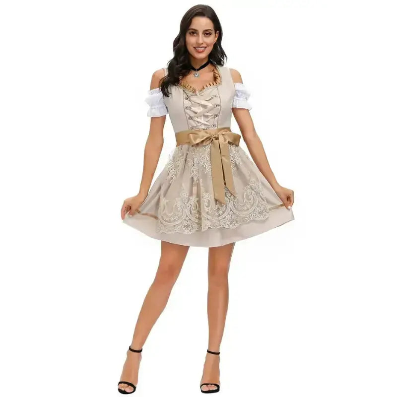 Chic Damen-Dirndl with Elaborate Embroidery and Fashionable Top – Ideal for Festive Occasions