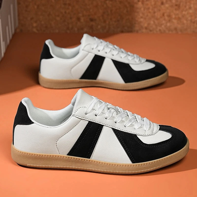 Women Canvas Sneakers with Contrast Details and Cushioned Sole