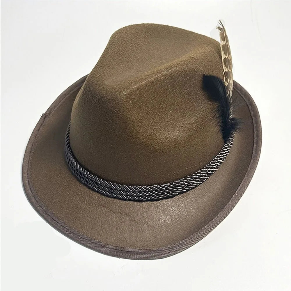 Elegant men's Oktoberfest fedora with feather – the perfect costume accessory for an unforgettable festival experience