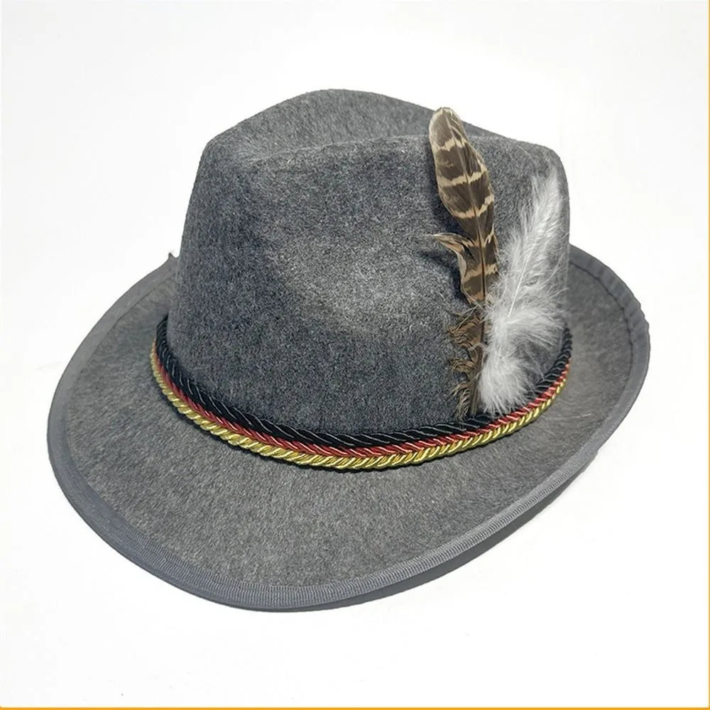 Elegant men's Oktoberfest fedora with feather – the perfect costume accessory for an unforgettable festival experience
