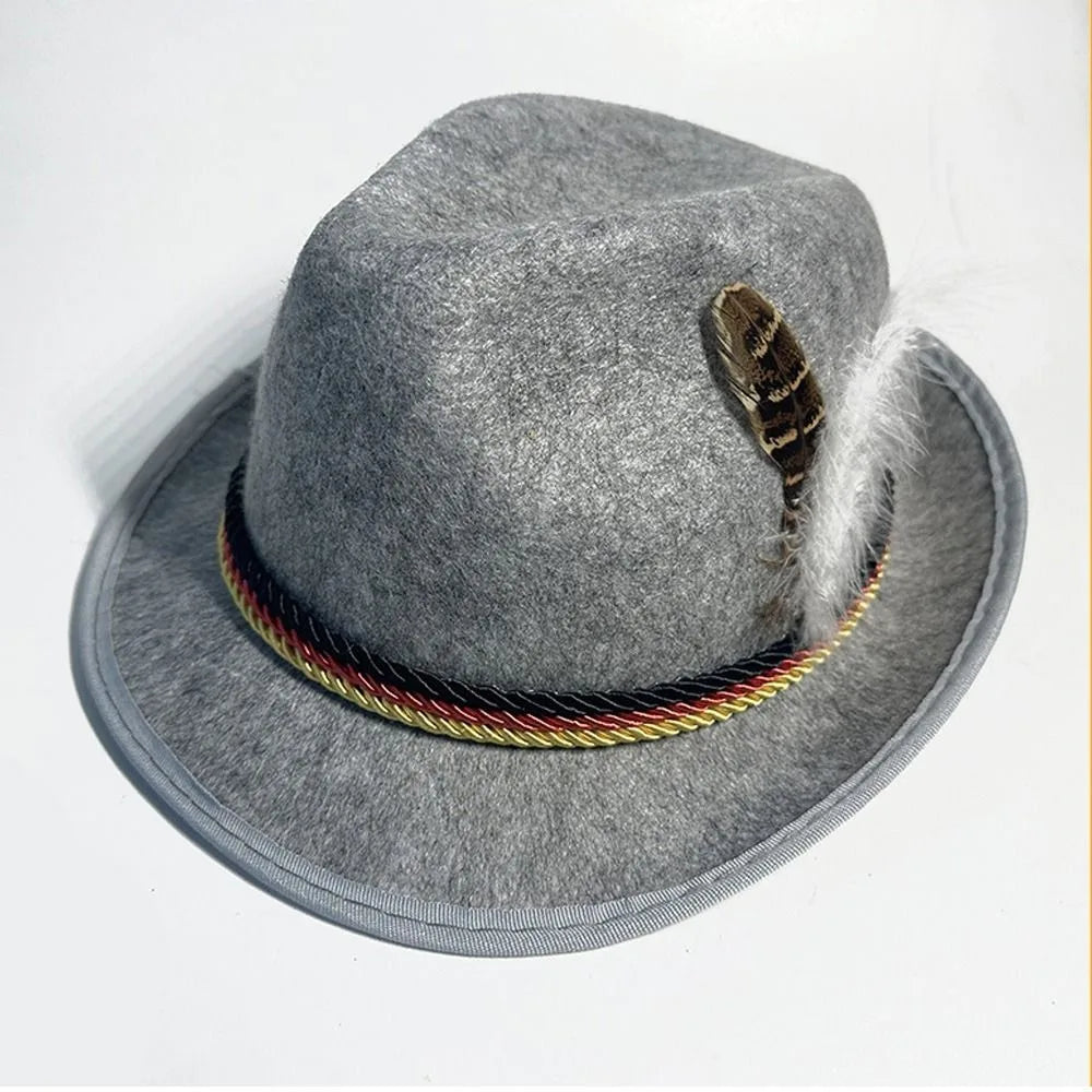 Elegant men's Oktoberfest fedora with feather – the perfect costume accessory for an unforgettable festival experience