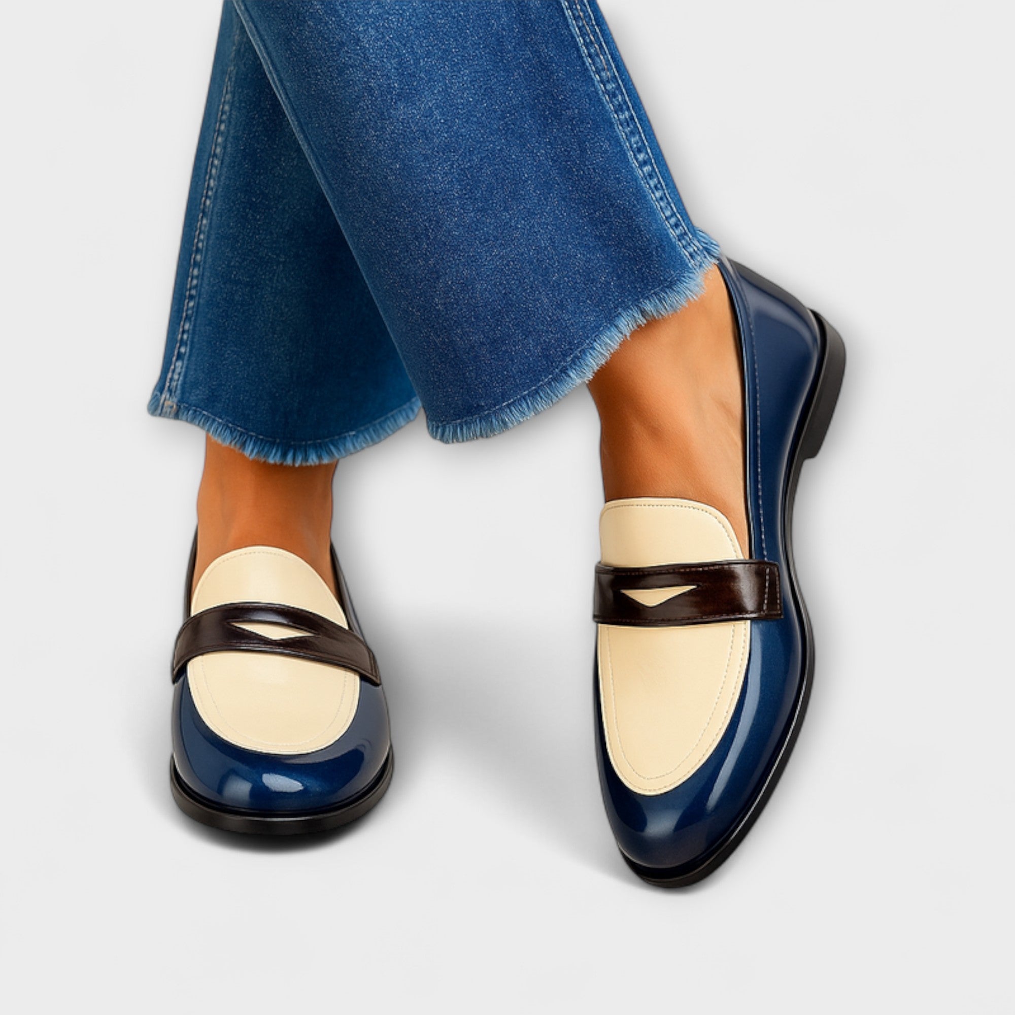 Claudia - Elegant contrasting loafers for a chic and trendy look