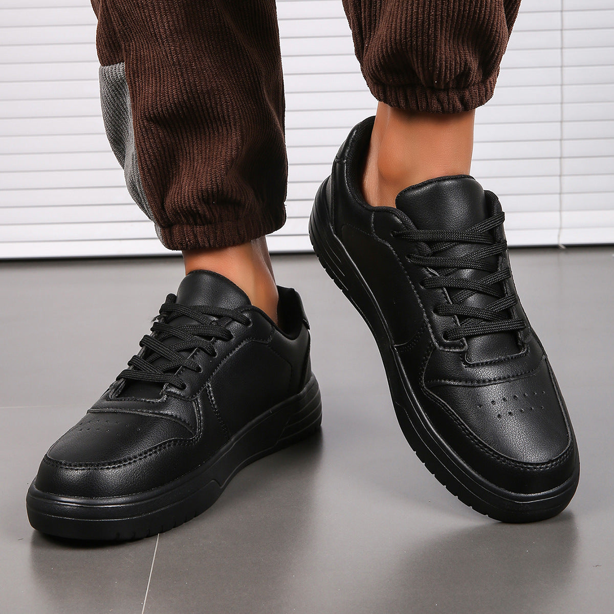 Male Spring Sports Shoes Breathable Artificial PU Upper Rubber Sole Lace-Up Closure Low-Top