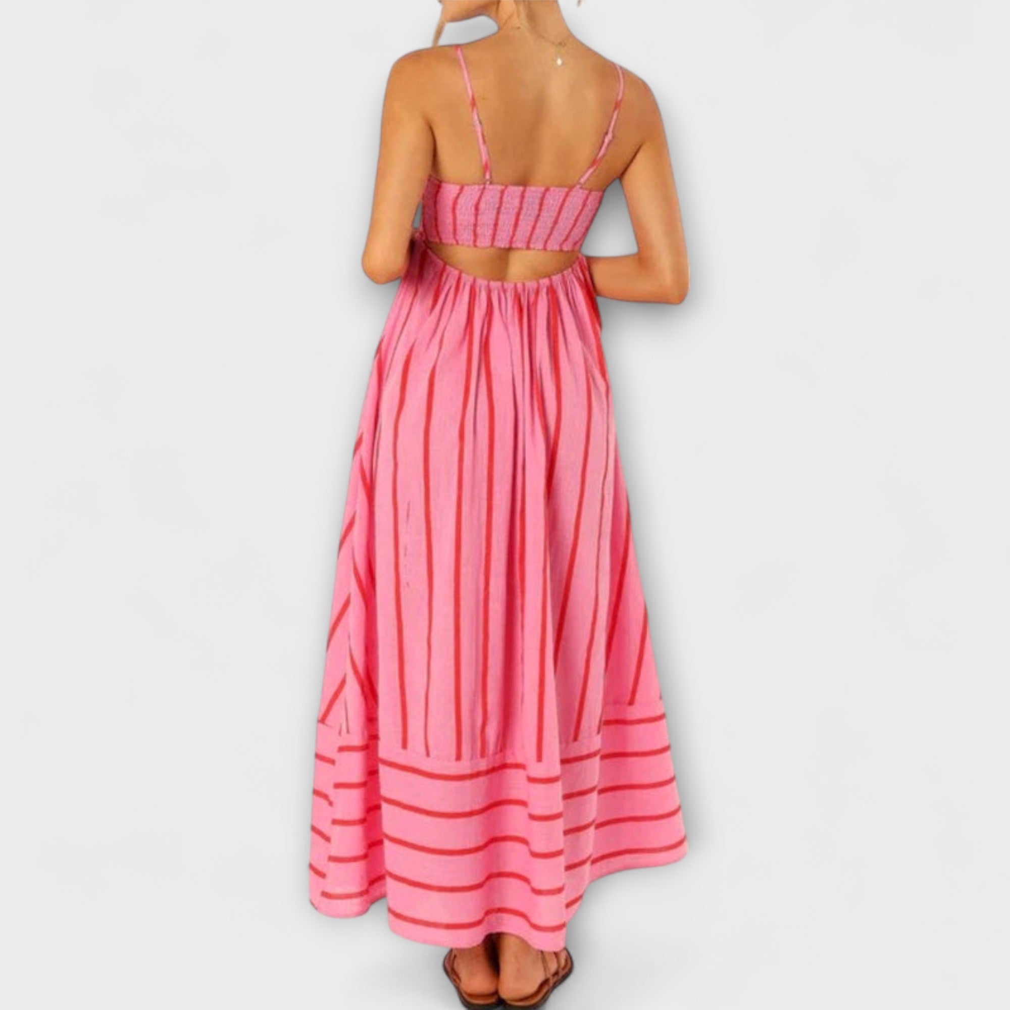 Women's Summer Maxi Dress in Flowing Silhouette with Sleeveless Design and Subtle Waist Definition